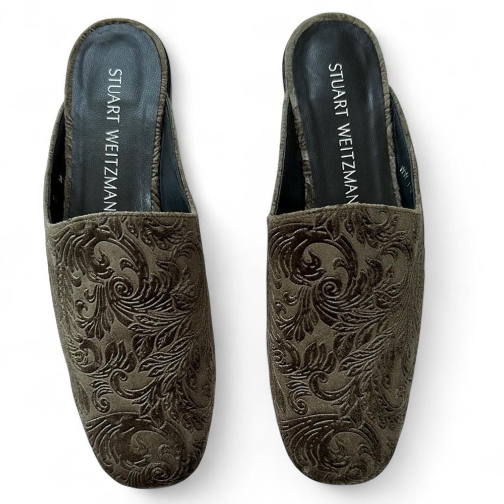 Stuart Weitzman women’s green Velvet slip on mules - size 5